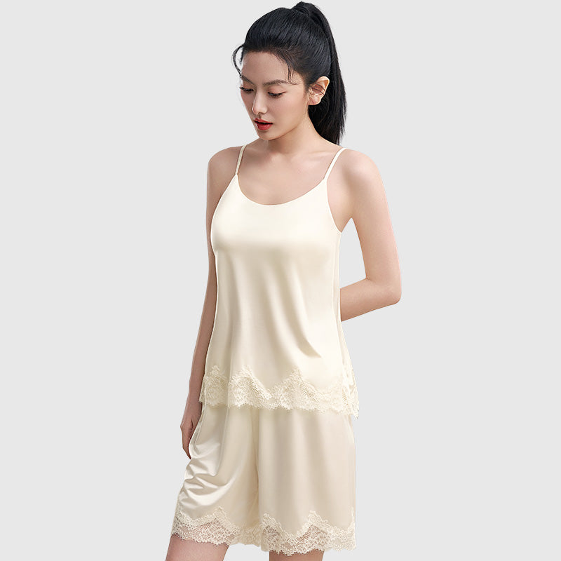 TIRASS サテンパジャマ 上下セット レディース キャミソール ショートパンツ カップ付き ウエストゴム 夏用 ルームウェア L XL 2XL